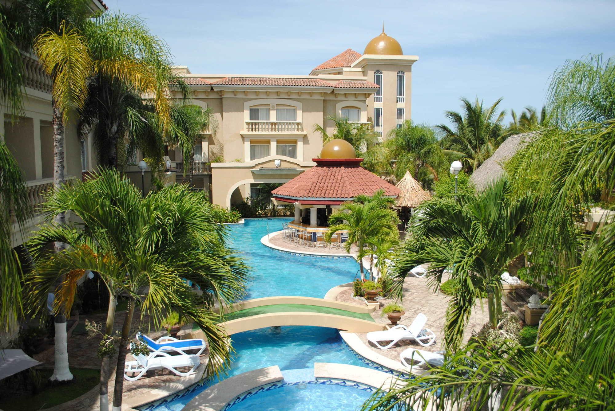 Hotel Quinta Real La Ceiba Exterior photo
